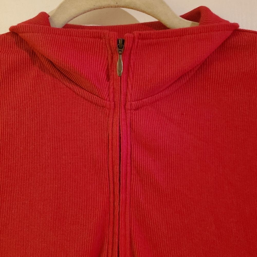 Red Top - Picture 6 of 7
